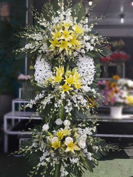 Hoa tang lễ màu trắng