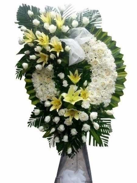 Vòng hoa Chia buồn đám tang hoa cúc trắng có ý nghĩa gì?